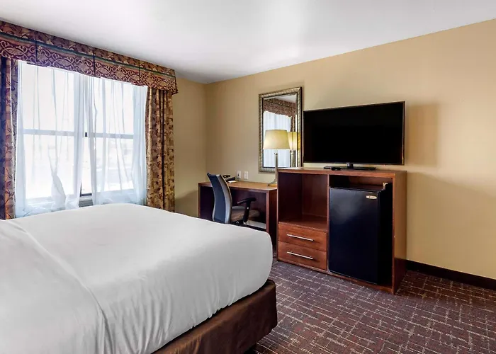 Spark By Hilton Shawnee