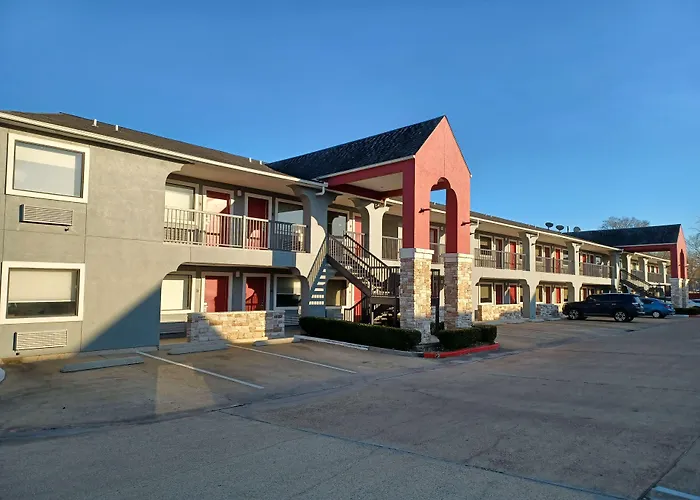 Clarion Pointe