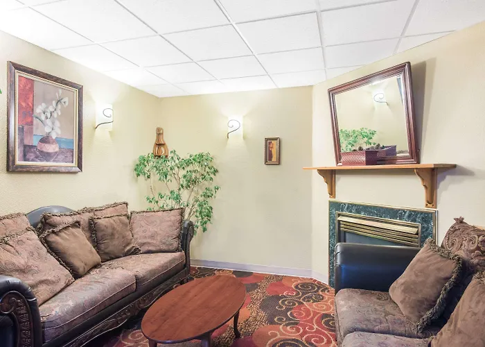Days Inn By Wyndham Colchester Burlington