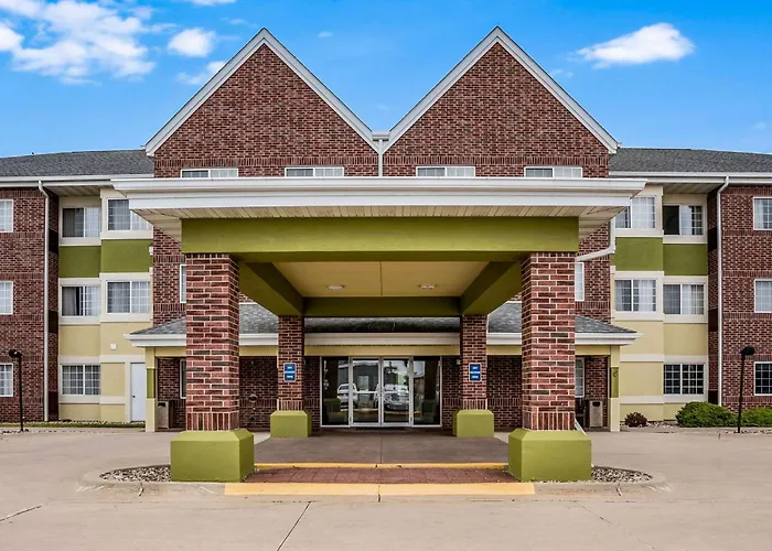 Hotel near College: Mainstay Suites Cedar Rapids North - Marion