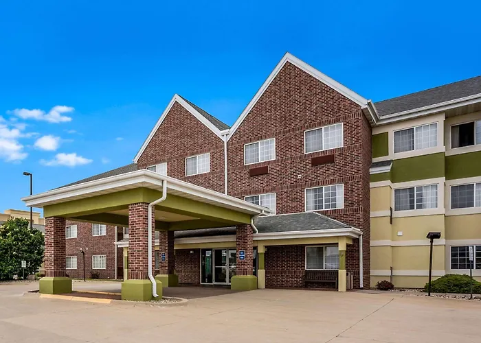 Hotel near College: Mainstay Suites Cedar Rapids North - Marion