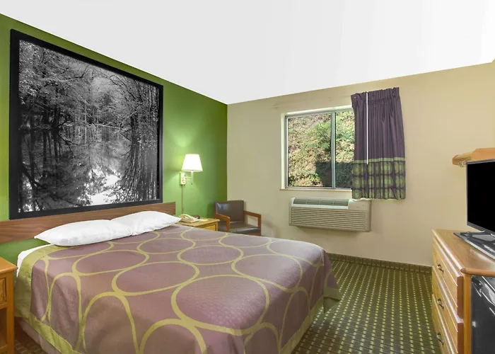 Super 8 By Wyndham Radford Va