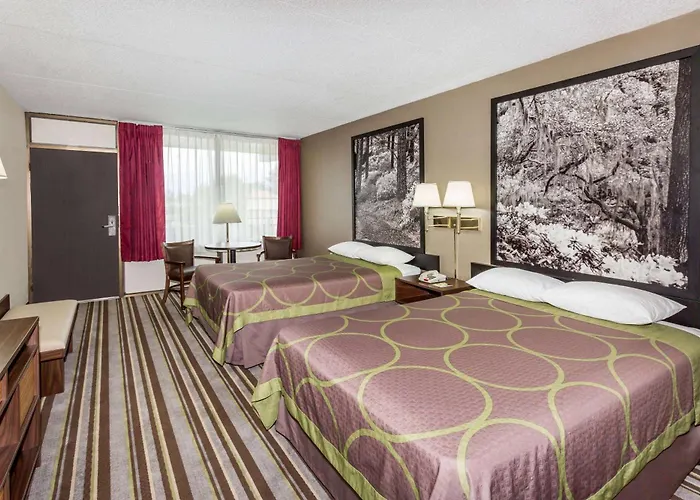 Super 8 By Wyndham Valdosta Mall