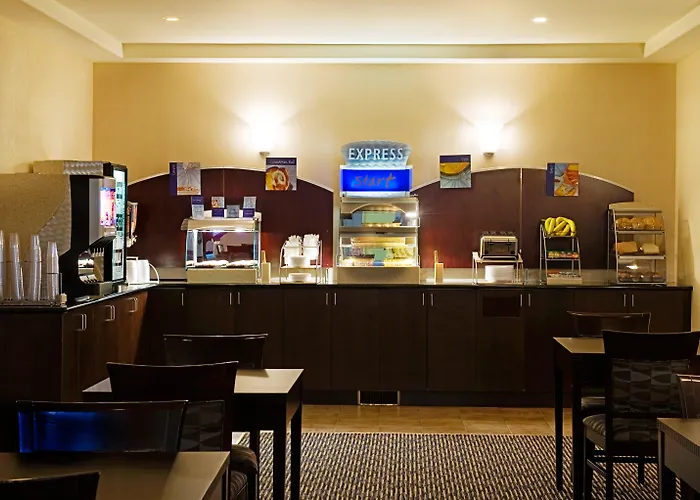 Romantic hotel: Holiday Inn Express & Suites-Regina-South By Ihg