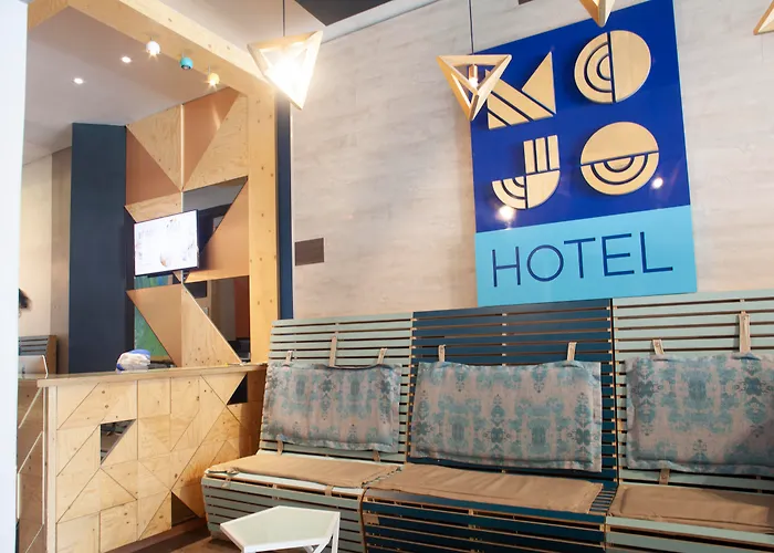 Mojo Hotel & Market