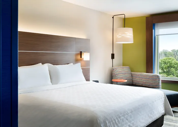 Holiday Inn Express & Suites Jersey City - Holland Tunnel By Ihg