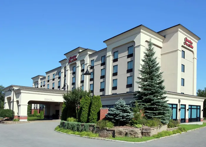 Pet Friendly hotel: Hampton Inn & Suites Laval