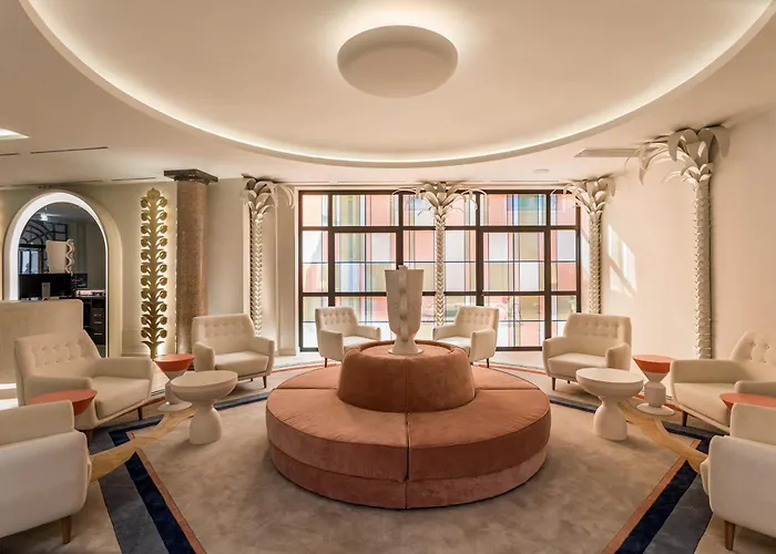 Family Hotel: Room Mate Collection Filippo, Rome-Fontana Di Trevi
