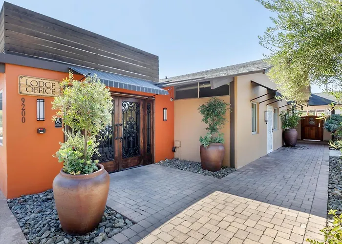 Carlton Oaks Lodge, An Ascend Collection Hotel