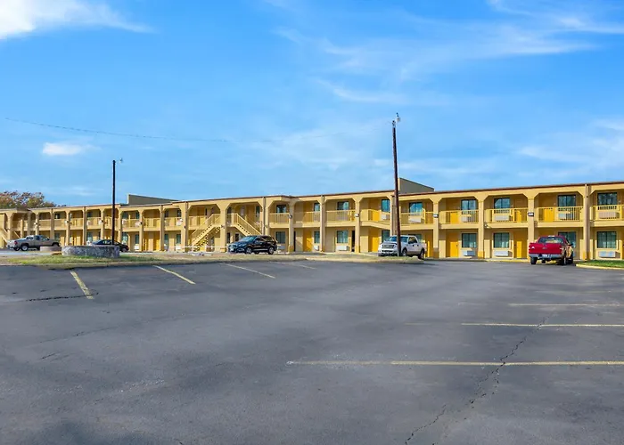 Super 8 By Wyndham Palestine Tx