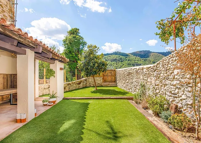 El Molino De Casa Con Jardín