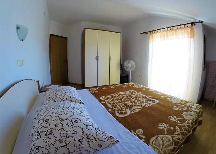 Apartments And Rooms With Parking Space Lopar, Rab - 19238