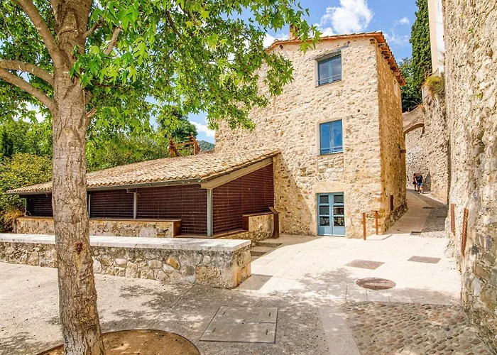 El Molino de Besalú Casa con jardín