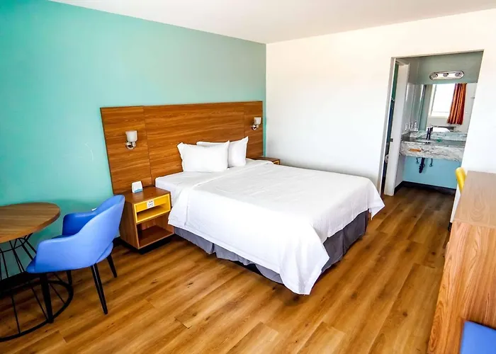 Days Inn By Wyndham Victorville