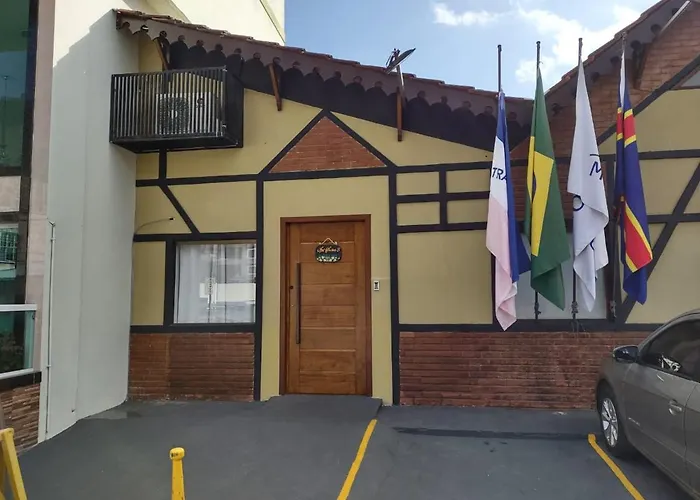 Ipê Suítes