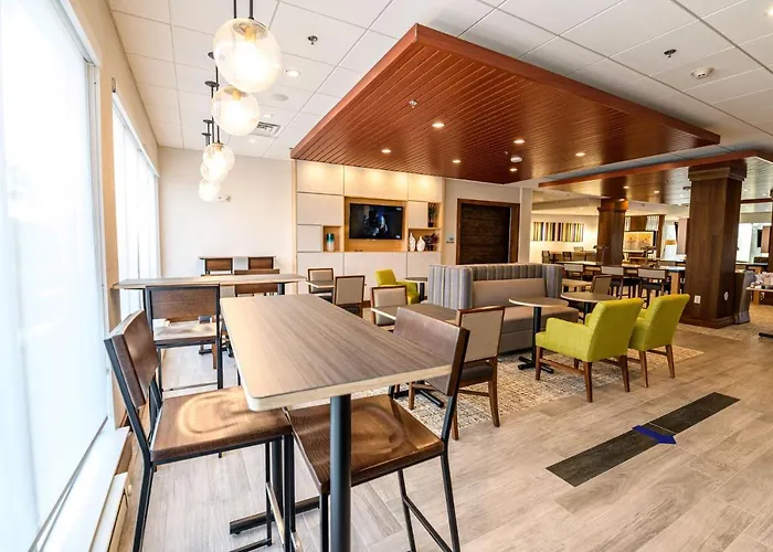 Holiday Inn Express & Suites Dayton East - Beavercreek By Ihg