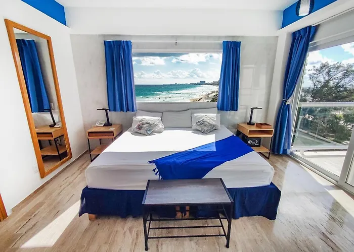 Paradise Beachfront & Nightlife Heart