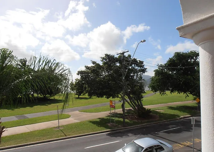 Pet Friendly hotel: Floriana Villas