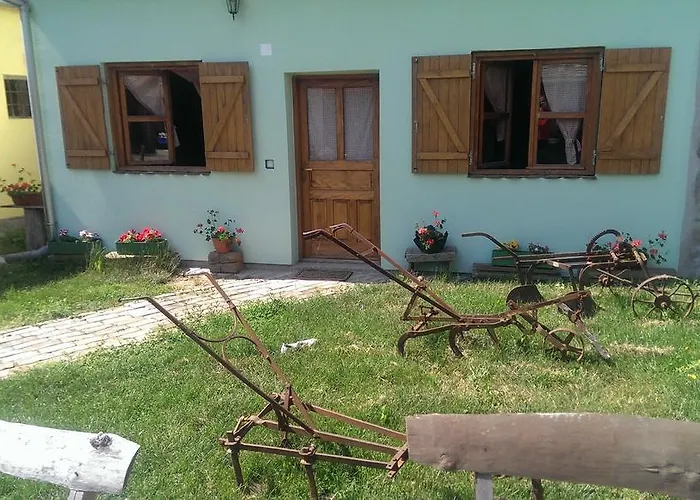 Guest House Jurini Dvori
