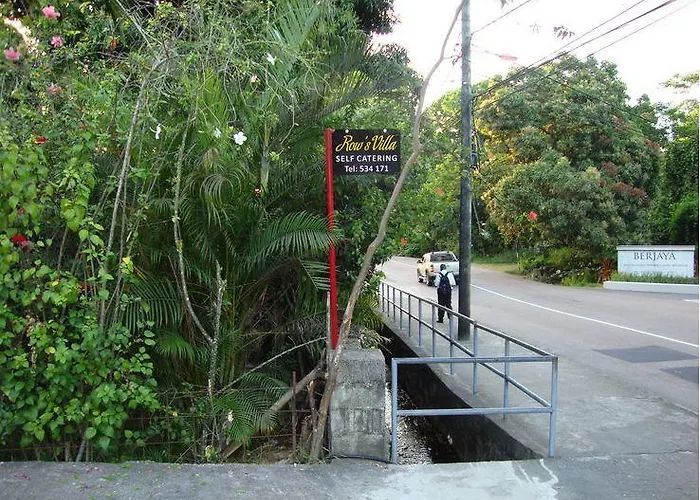 Rowsvilla Guest House