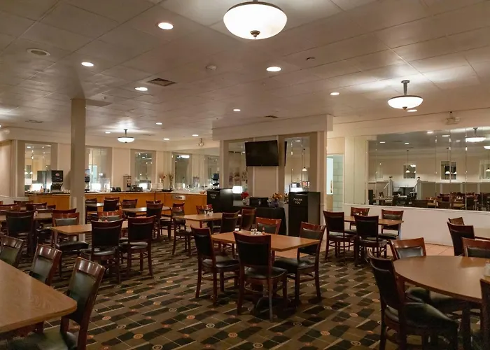 Ramada By Wyndham Cedar Rapids