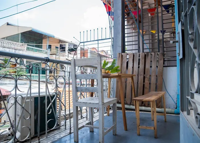Sacred Lotus - Vegan Café X Hostel
