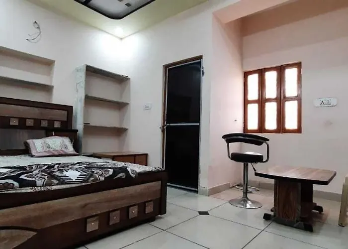Spot On Rajawat Guest House