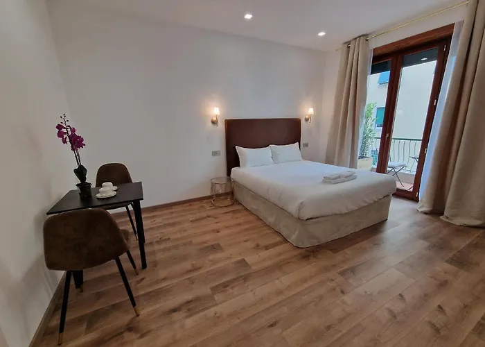  Cuma Suites