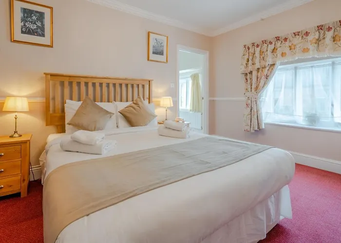 Crown Hotel Cotswold