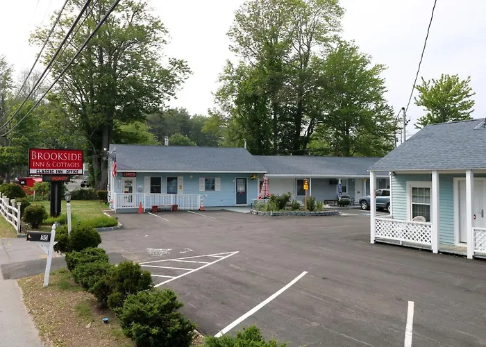 Brookside Inn & Cottages