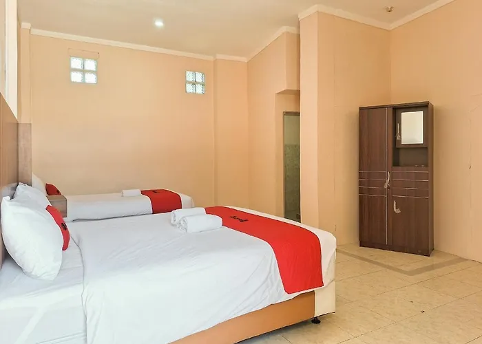 Reddoorz Syariah Near Pasar Raya Padang