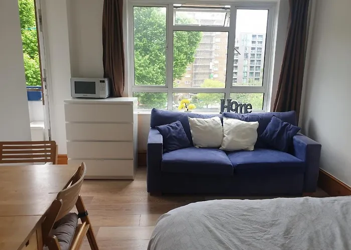 Guest house: Rowland Hill House