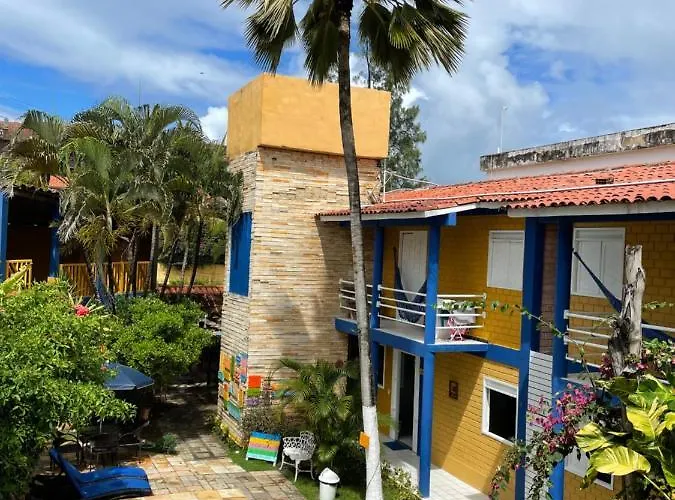 Hotels with pool Pousada Girassol