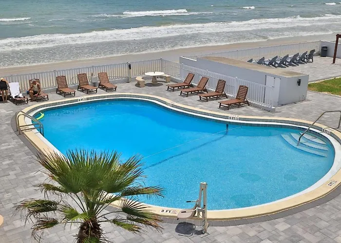 Driftwood Beach Motel