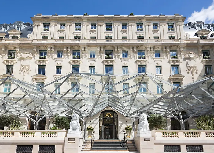 Peninsula Paris