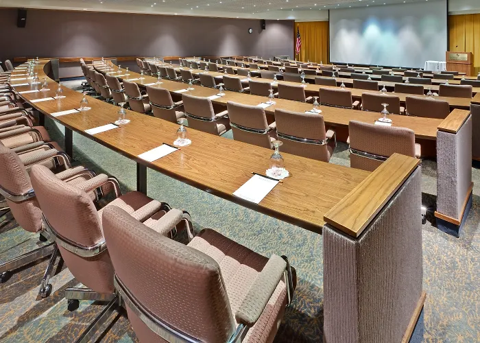 Pets Allowed Hotel Holiday Inn Memphis-University Of Memphis By Ihg