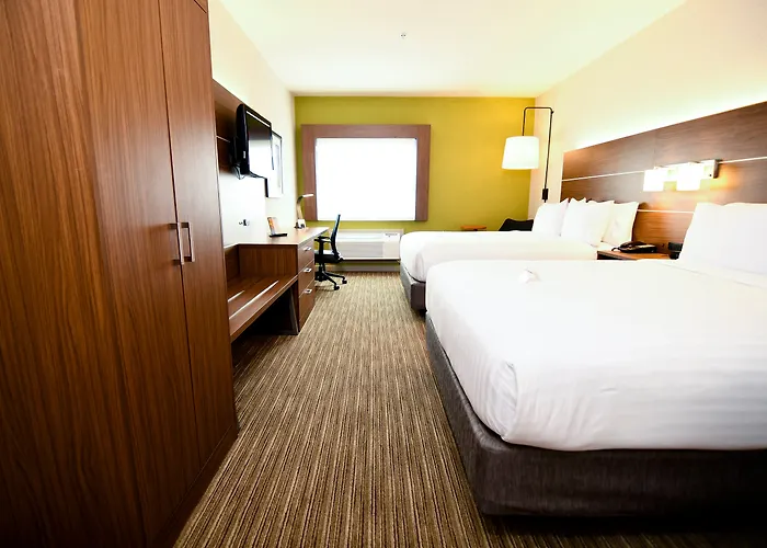 Pet Friendly hotel: Holiday Inn Express Hotel & Suites Port Clinton-Catawba Island By Ihg