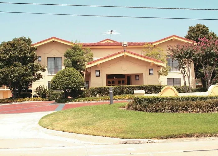 Golf hotel: Baymont By Wyndham Houston La Porte