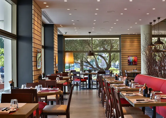 Resort: Intercontinental Phoenicia Beirut By Ihg