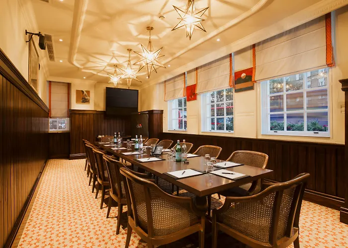 Hotel Am Lalit London