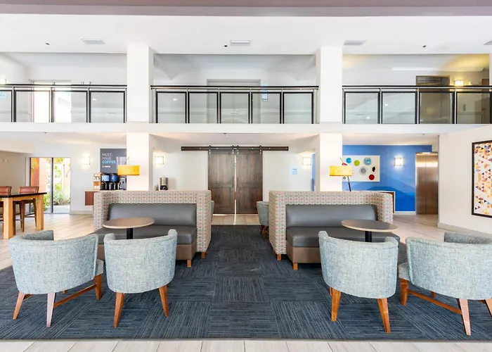Holiday Inn Express Hotel & Suites Bradenton West By Ihg