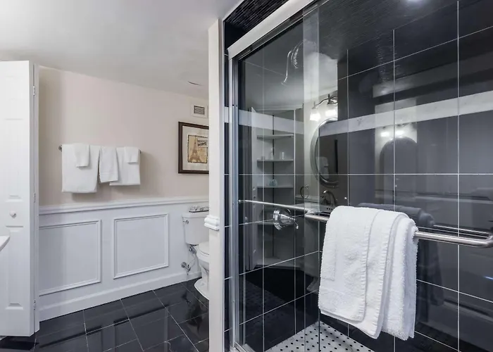 Clarion Hotel & Suites
