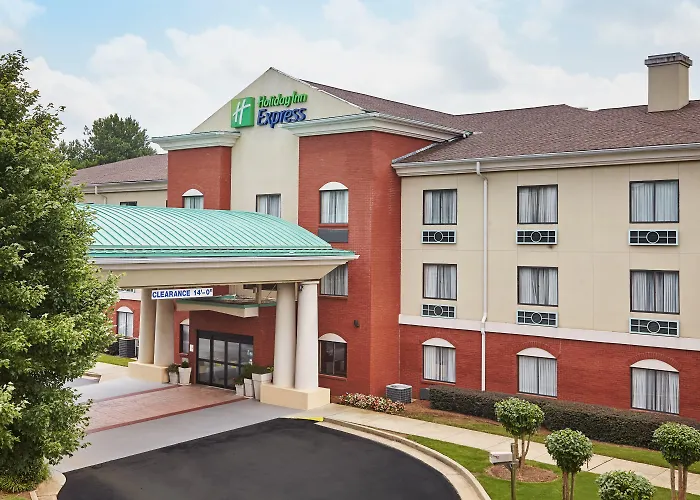 Spa Hotel: Comfort Inn & Suites Buford Near Mall Of Georgia