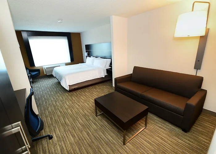 Holiday Inn Express & Suites Grand Forks By Ihg