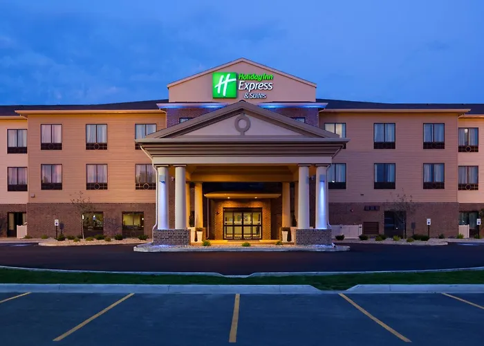 Holiday Inn Express & Suites - By Ihg
