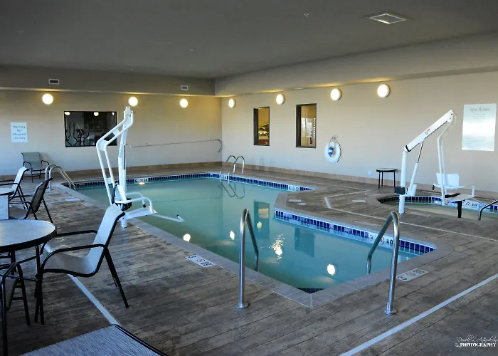 Jacuzzi hotel: Holiday Inn Express & Suites Glendive By Ihg