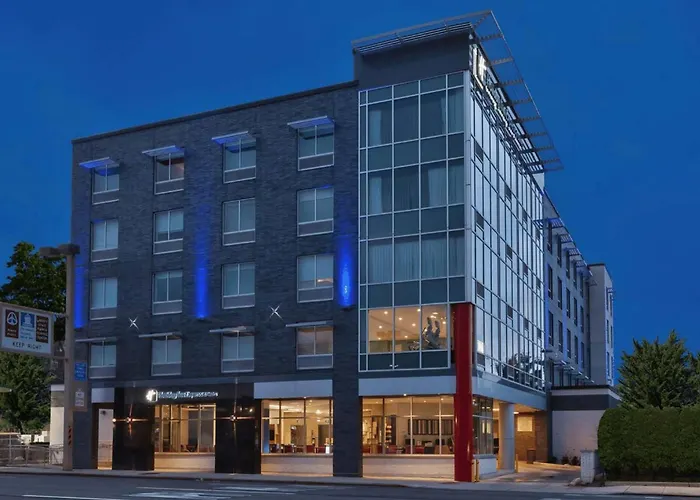 Holiday Inn Express & Suites Jersey City - Holland Tunnel By Ihg