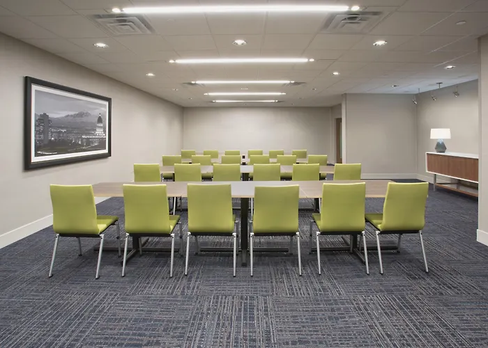 Holiday Inn Express & Suites Hammond By Ihg