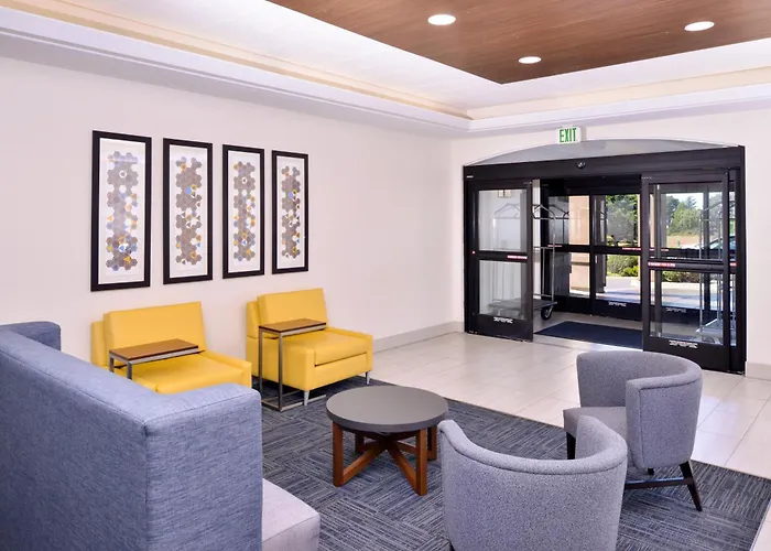 Holiday Inn Express Hotel & Suites Arcata/Eureka-Airport Area By Ihg