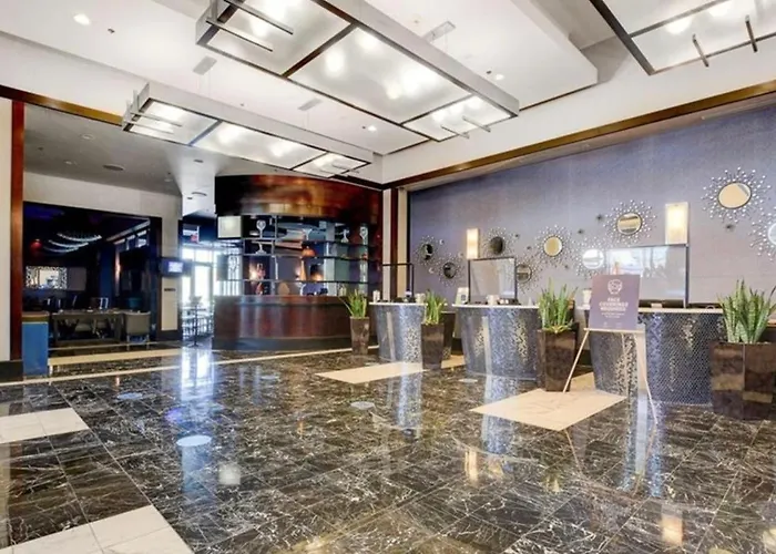 Family Hotel: Condo At Platinum Hotel Strip View